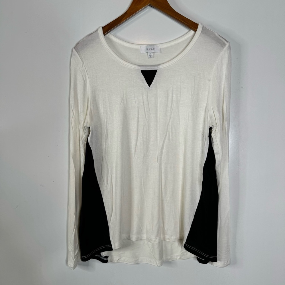Jaye.e Long Sleeve White and Black Top Size Medium‎